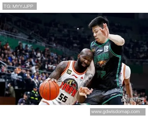 CBA第39轮辽宁队与同曦队激战正酣第2节精彩瞬间回顾